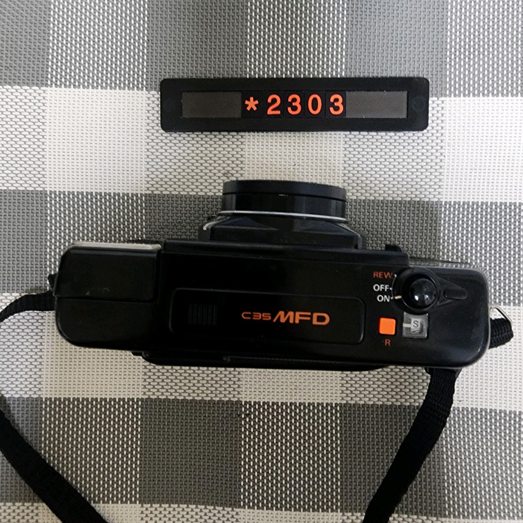 코니카 C 35 MF D 데이터백 필름카메라 이미지