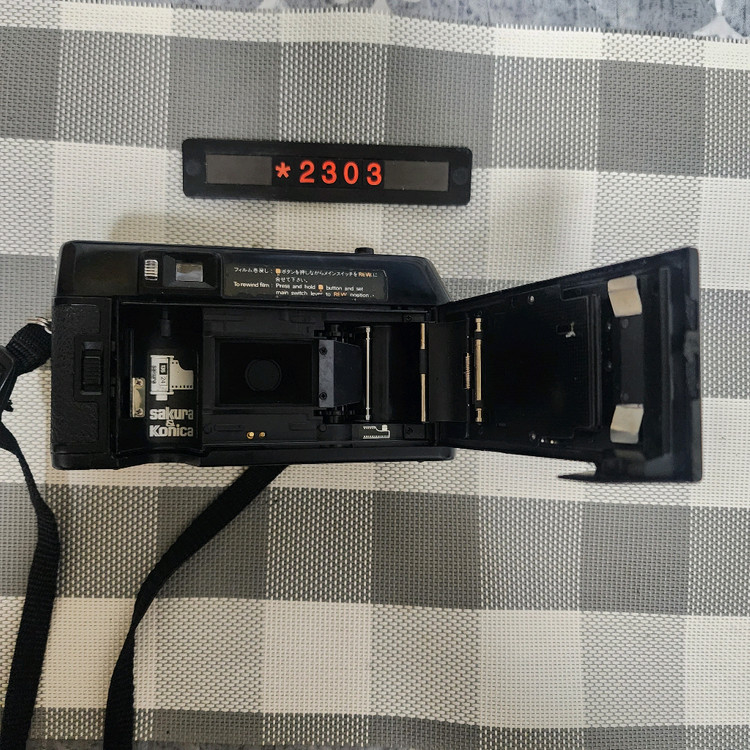 코니카 C 35 MF D 데이터백 필름카메라 이미지