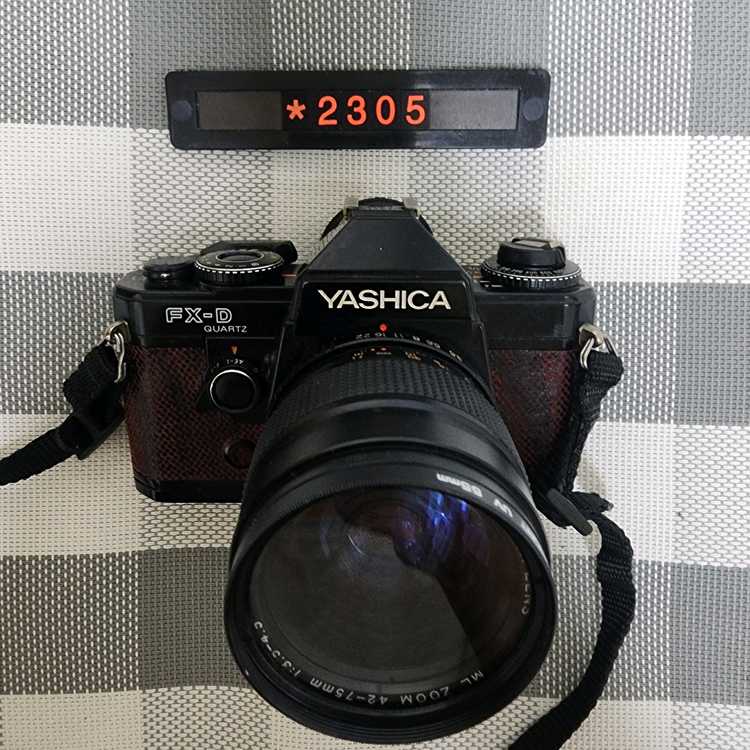야시카 FX-D 필름카메라 42-75 줌렌즈 이미지