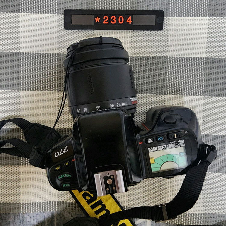 니콘 F 70 필름카메라 28-80 줌렌즈 이미지