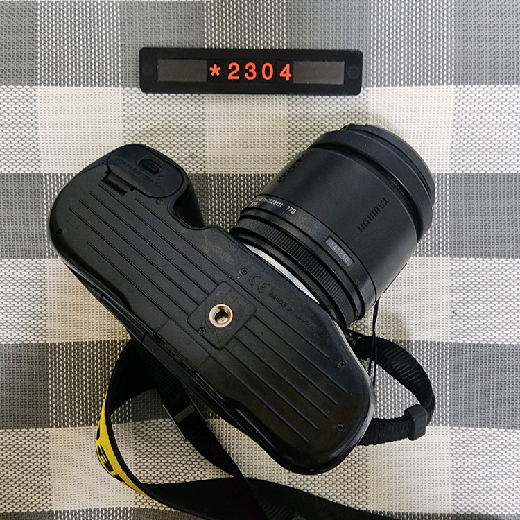 니콘 F 70 필름카메라 28-80 줌렌즈 이미지