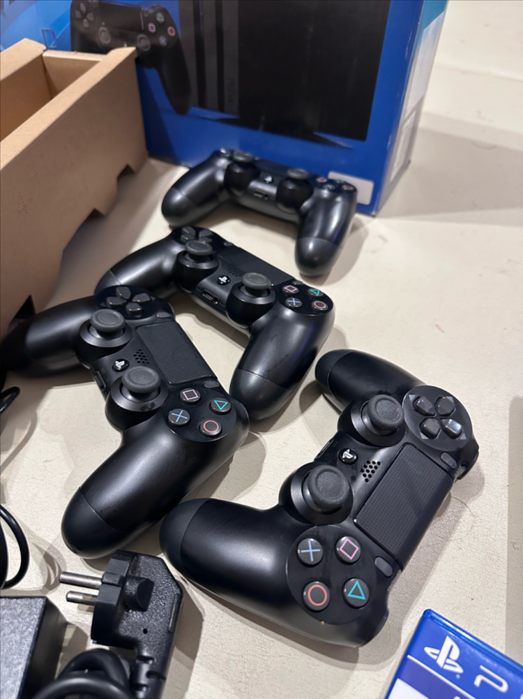 플스4 프로 1tb 듀얼쇼크4개 판매 이미지
