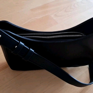 이랜드 검정 숏스트랩 숄더백 MIABGC414B 이미지