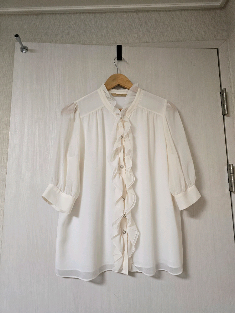 새상품급) 신상 미니멈 화이트 블라우스 이미지