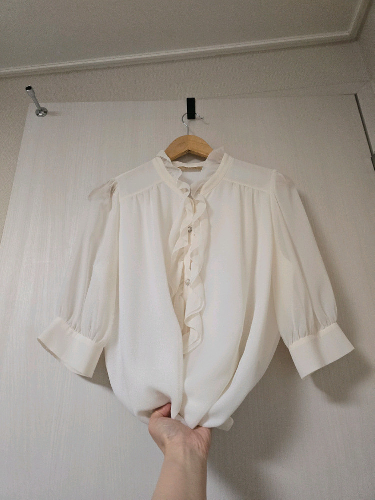 새상품급) 신상 미니멈 화이트 블라우스 이미지