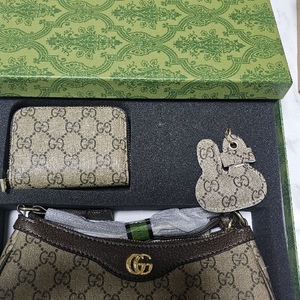 특가 최상 퀄리티 구찌 GG 캔버스 크로스백 + 카드지갑 + 키링 세트 새상품 이미지