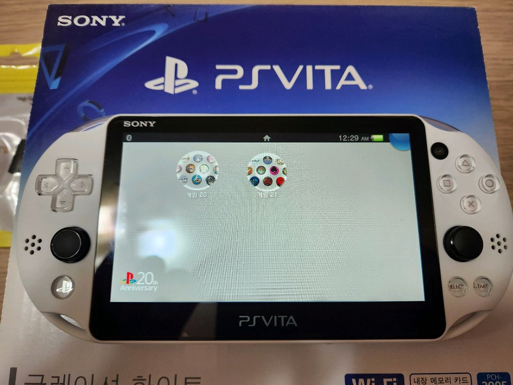 PSVITA 2세대 글레이셔 화이트 512GB 이미지