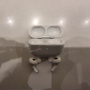에어팟 프로 2세대 c타입 판매합니다 이미지