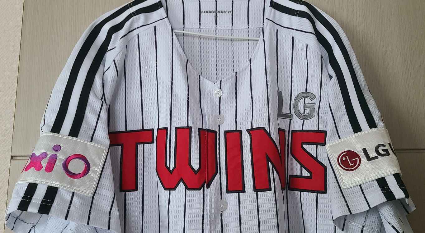 엘지 트원스 홈 유니폼 이미지