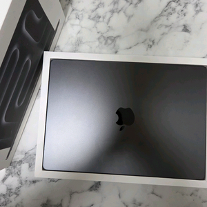 맥북 프로 14인치 스페이스 그레이 M4 Pro 이미지