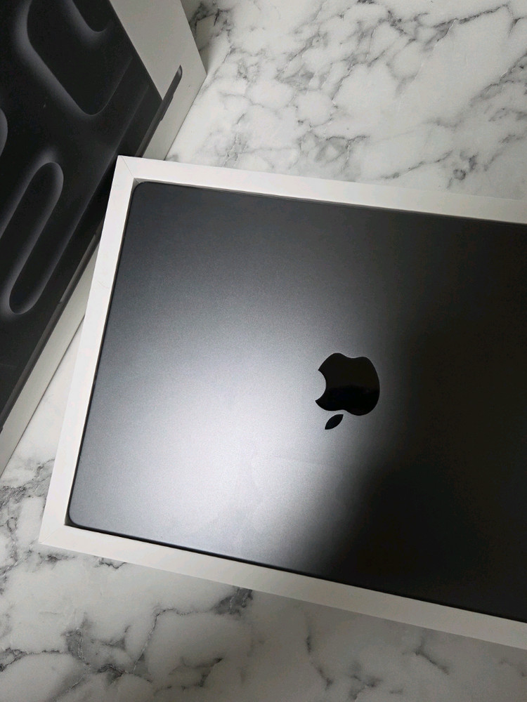 맥북 프로 14인치 스페이스 블랙 M4 Pro 영문자판 이미지