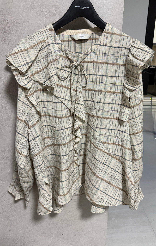 듀엘 러플 블라우스 이미지