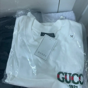 구찌로고 반팔티 M사이즈 2장 이미지