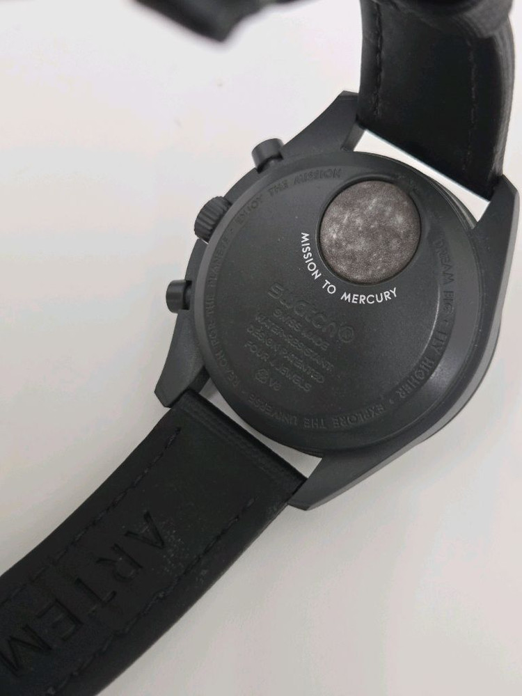 오메가 문스와치 머큐리 (아르템 스트랩 포함) 이미지