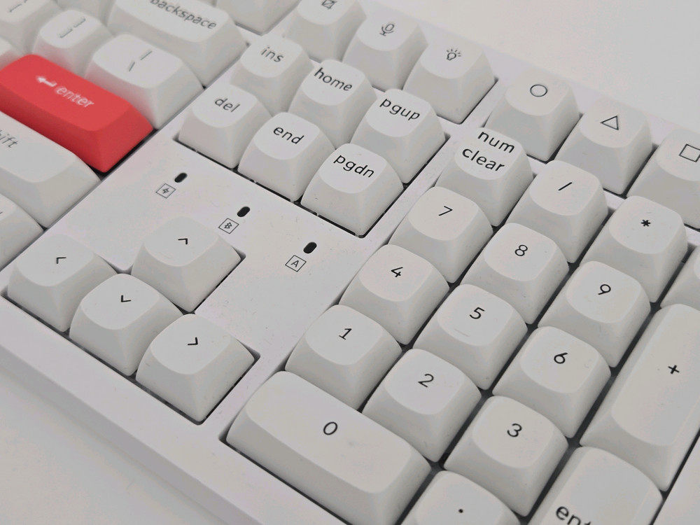 (거의 새상품) 키크론 K10 PRO 화이트 저소음 적축 이미지