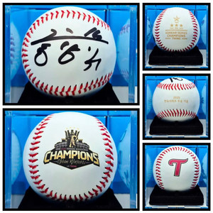 LG트윈스 홍창기 선수님 친필싸인볼 이미지