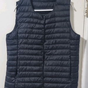 오리털 경량 패딩 조끼 블랙 이미지