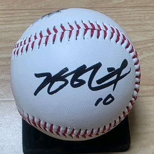 김현수 KT위즈 로고볼 친필 싸인볼 이미지