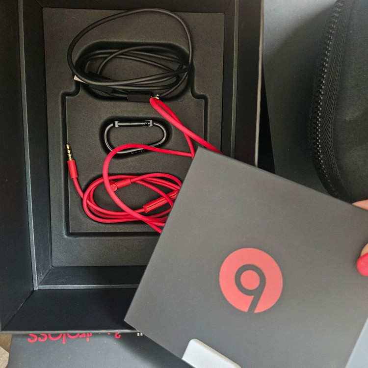 비츠 스튜디오3 블루투스 헤드폰 이미지