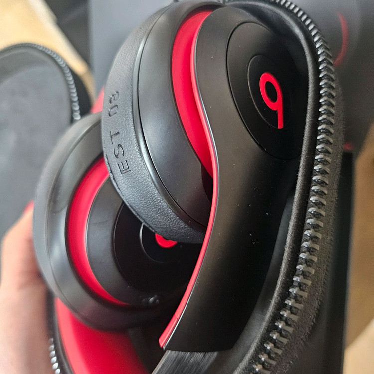 비츠 스튜디오3 블루투스 헤드폰 이미지