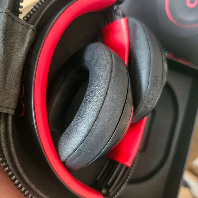 비츠 스튜디오3 블루투스 헤드폰 이미지