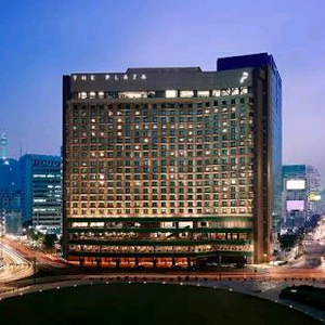 플라자 호텔 18일(토) 주말 숙박권 - 조식2인 포함 이미지