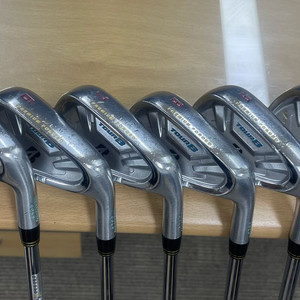 V300 7세대 아이언 세트 이미지