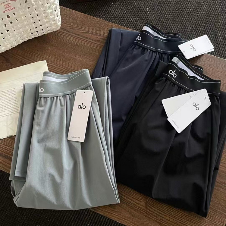 와이드핏 운동 팬츠 이미지