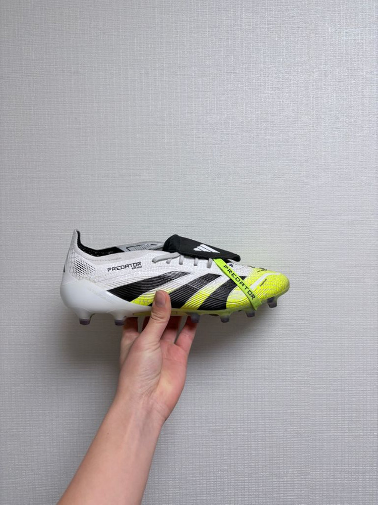 프레데터 25 엘리트 ag 275 축구화 이미지
