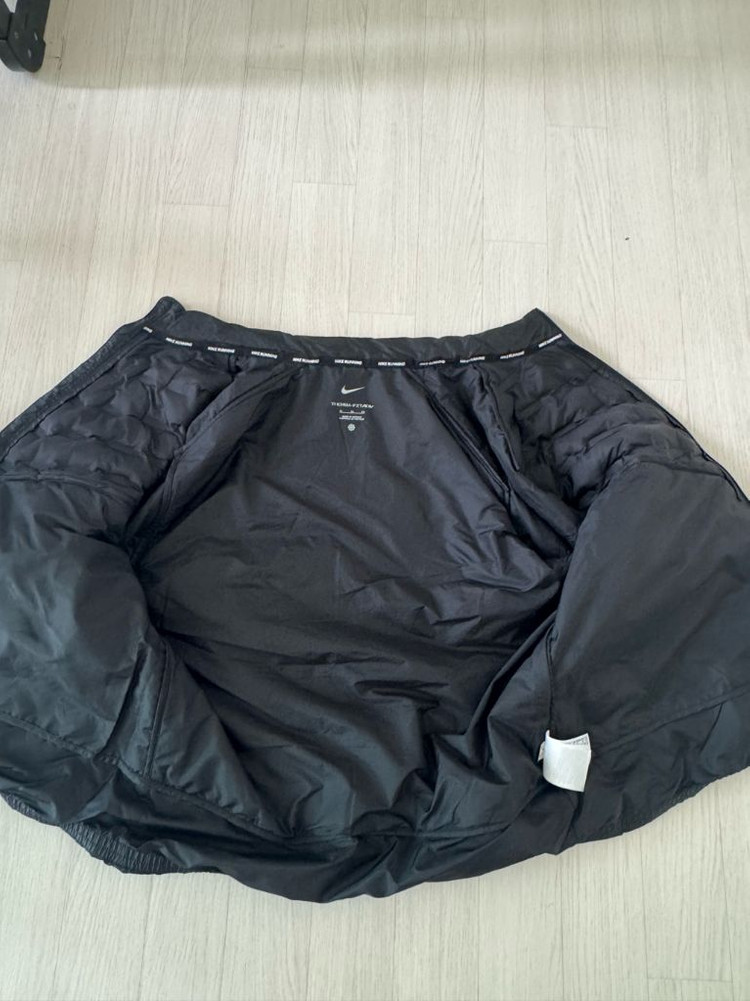 나이키 써마핏 ADV 에어로로프트 이미지