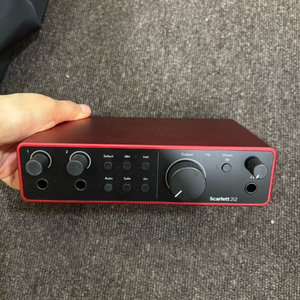 포커스라이트 스칼렛 2i2 4세대 이미지