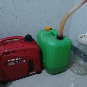 혼다 EU10i 발전기+휘발유+엔진오일 이미지