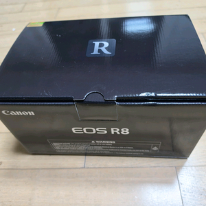캐논 EOS R8 미개봉 팝니다
