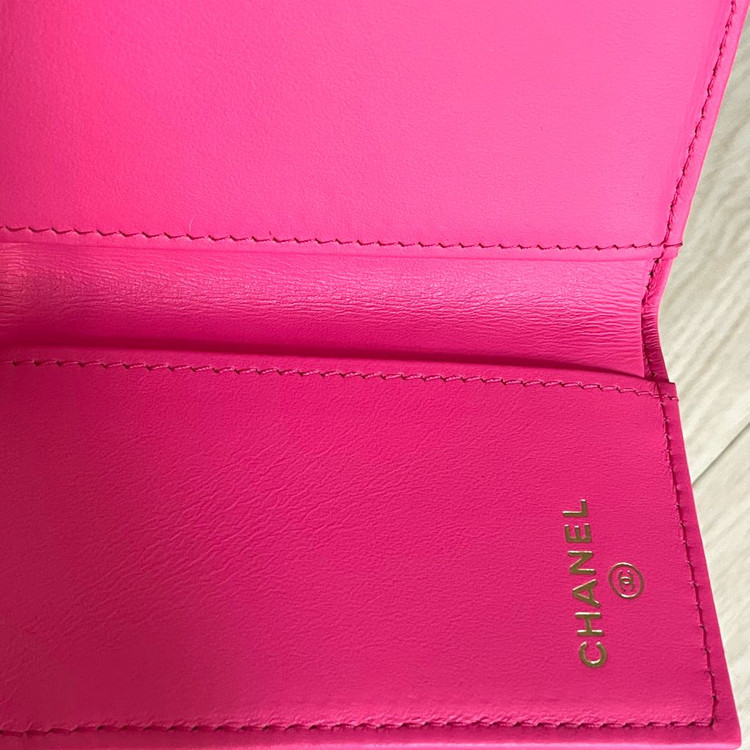 샤넬 클래식 캐비어 3단지갑 푸시아핑크 내장칩 새제품 이미지