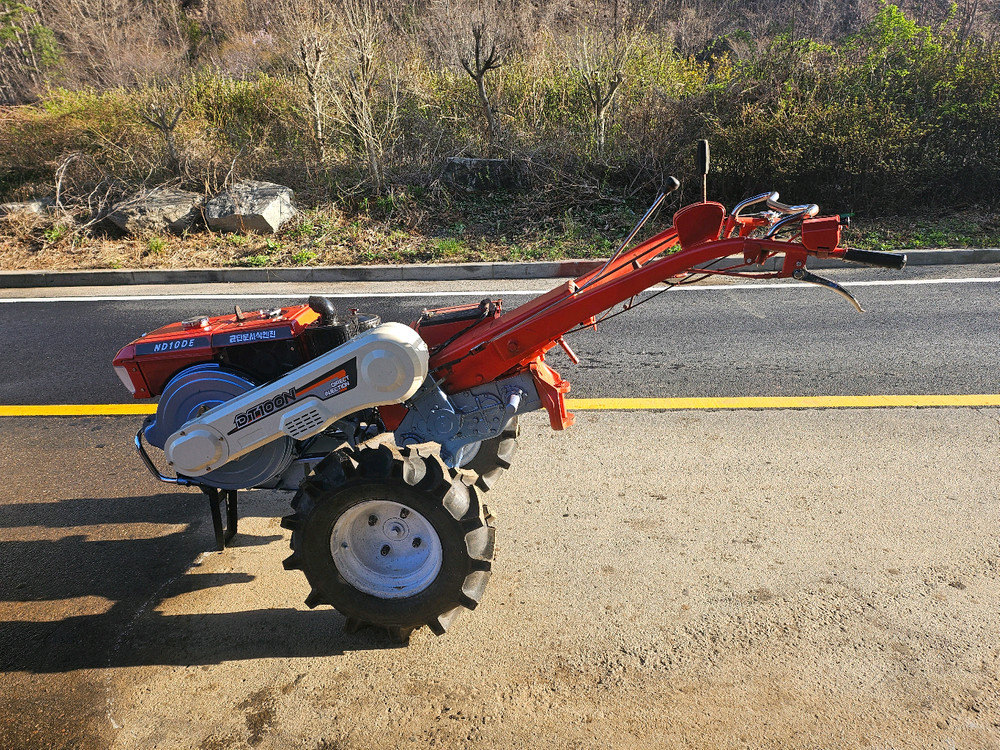 신형 대동경운기 (10마력.키시동겸용.직접분사식) 이미지