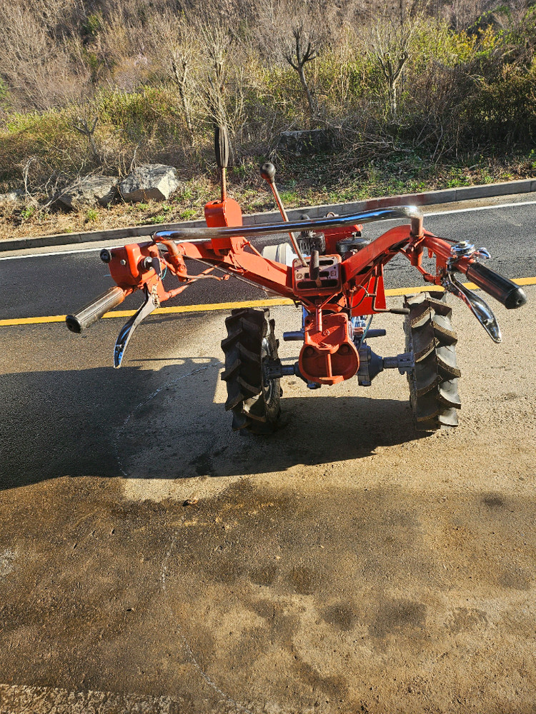 신형 대동경운기 (10마력.키시동겸용.직접분사식) 이미지