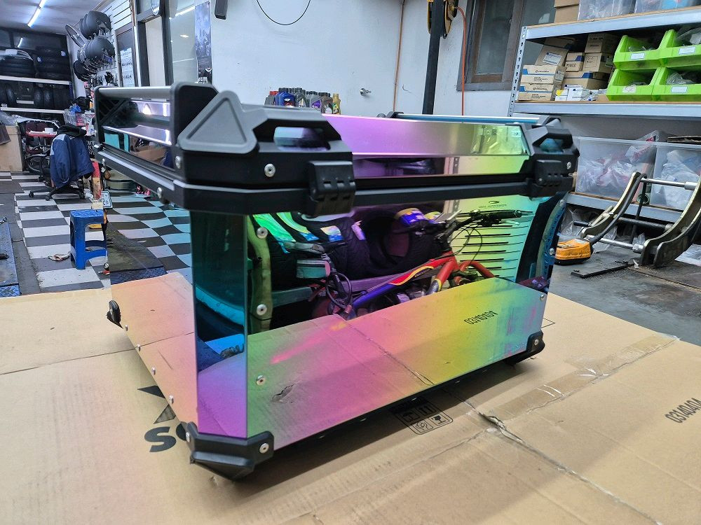 레인보우 알루미늄탑박스 85리터 중고판매합니다 이미지