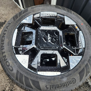 카니발KA4 하이브리드 19인치 휠타이어 판매합니다. 이미지