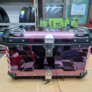 핑크레드 알루미늄탑박스 85리터 중고판매합니다 이미지