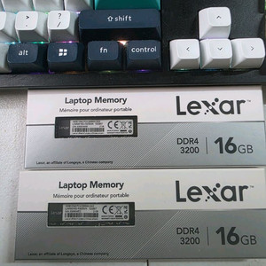 DDR4 16GB 노트북 메모리 x2 이미지