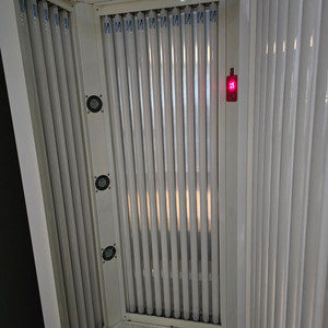 UV 램프 태닝룸 이미지