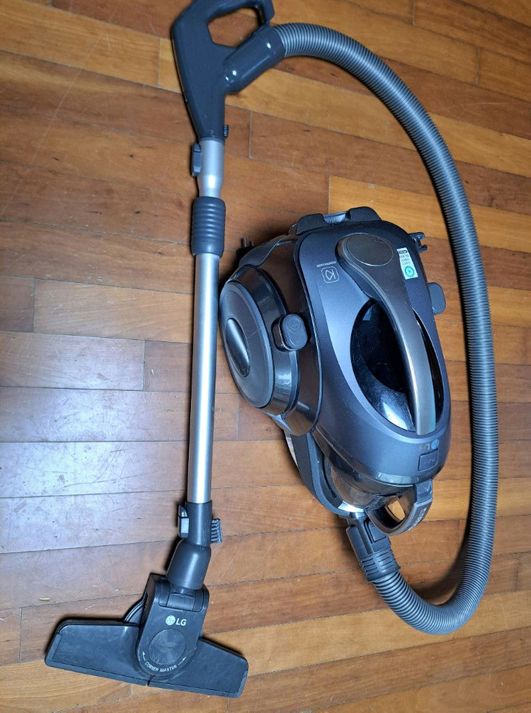 대형 LG 유선 청소기 이미지