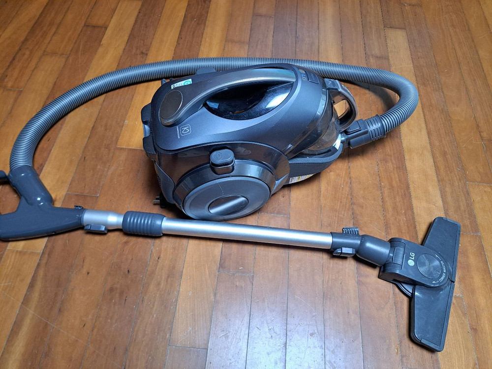대형 LG 유선 청소기 이미지