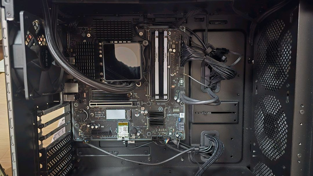 HP OMEN GT22-3002 베어본 판매합니다.(286K,32G,2TB) 이미지