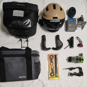 브롬톤 안장, 자전거 헬멧, 자전거 용품 팝니다 이미지