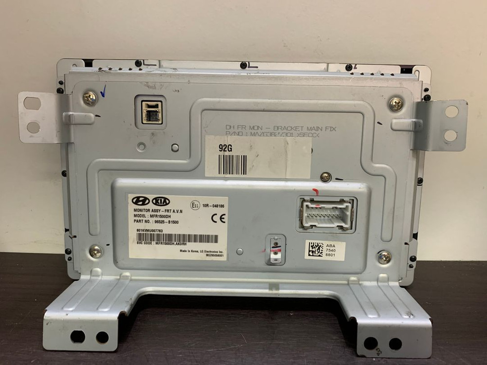 제네시스DH 블루링크 AVN 9인치 모니터,앰프 팝니다 이미지