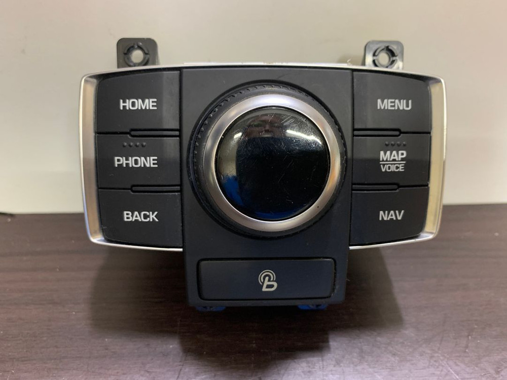 제네시스DH 블루링크 AVN 9인치 모니터,앰프 팝니다 이미지