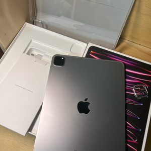 아이패드 프로 4세대 스페이스 그레이 256GB+ 애플펜슬 2세대+ 로지텍 세트 이미지