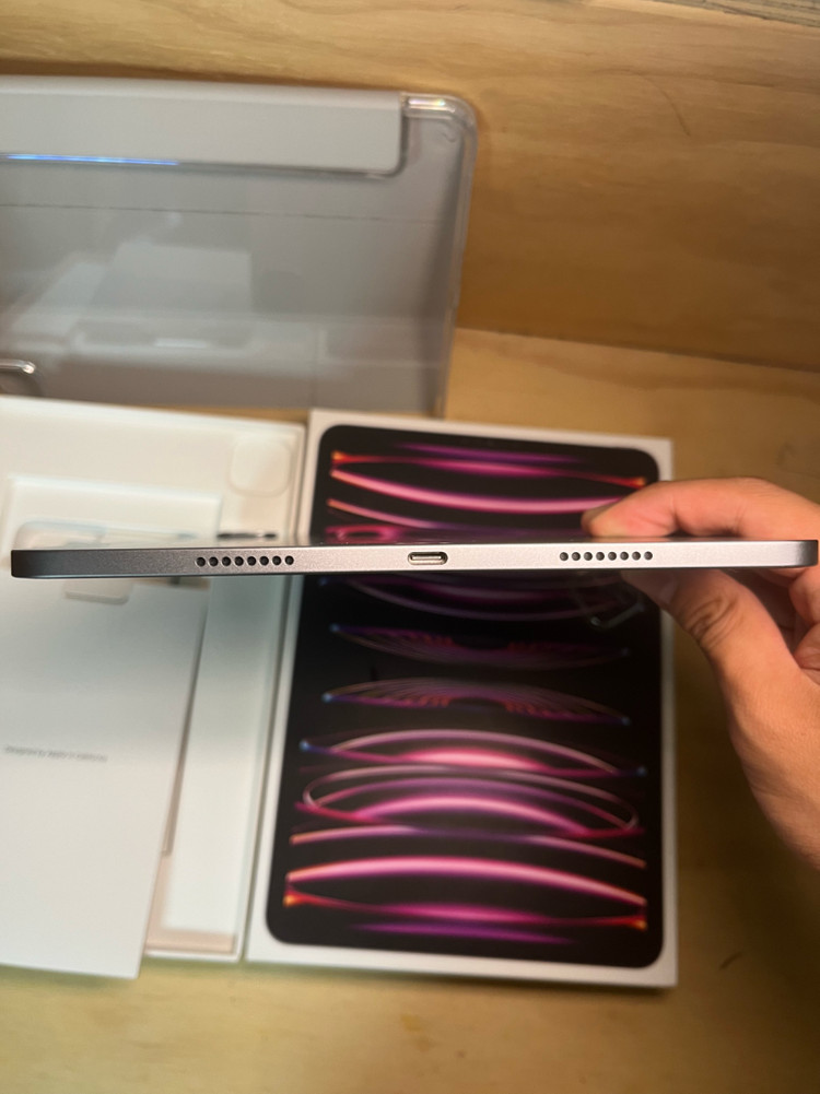 아이패드 프로 4세대 스페이스 그레이 256GB+ 애플펜슬 2세대+ 로지텍 세트 이미지