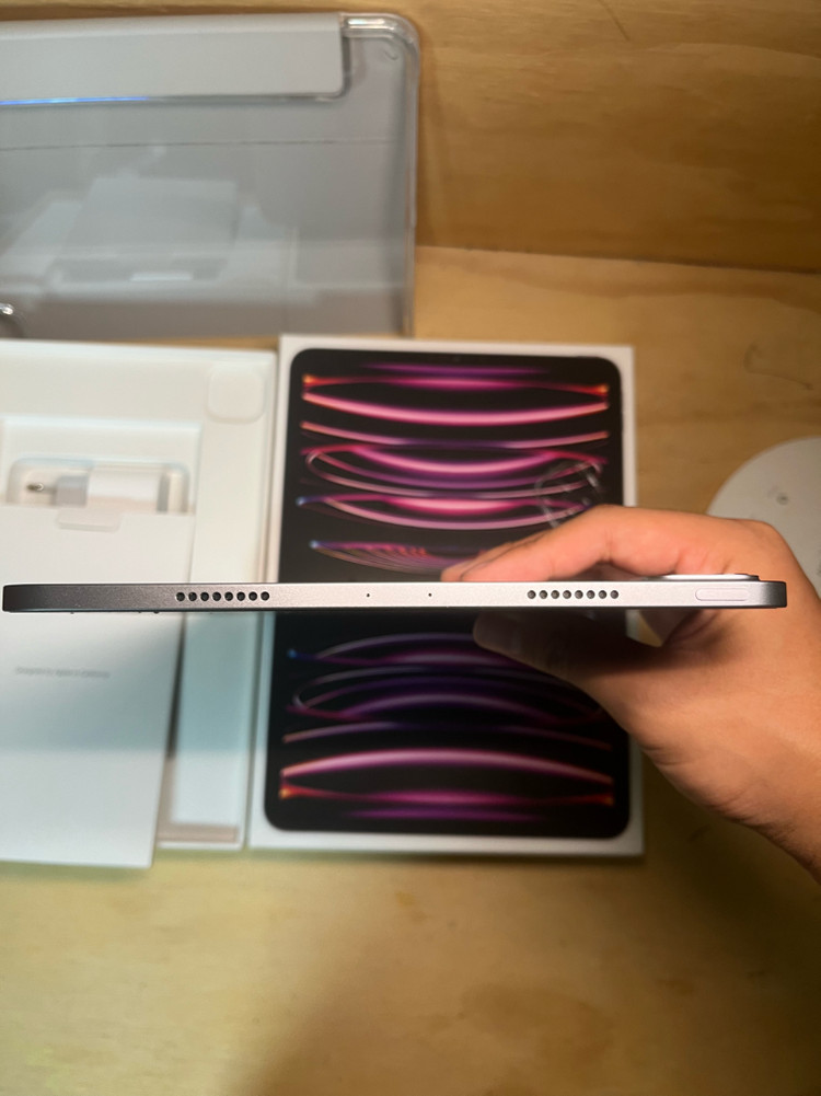 아이패드 프로 4세대 스페이스 그레이 256GB+ 애플펜슬 2세대+ 로지텍 세트 이미지